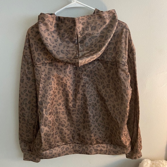 CHEETAH PRINT HOODIE - Picture 3 of 3